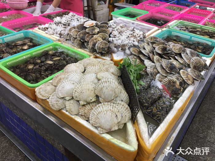 白藤頭水產(chǎn)批發(fā)市場(chǎng) 從海鮮集散地到日用百貨新商圈